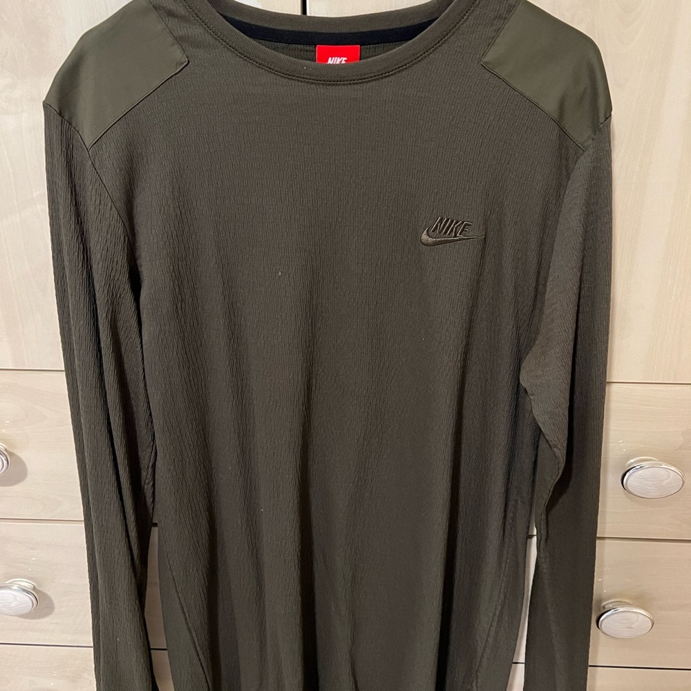 Olive-Green Nike long sleeve shirt